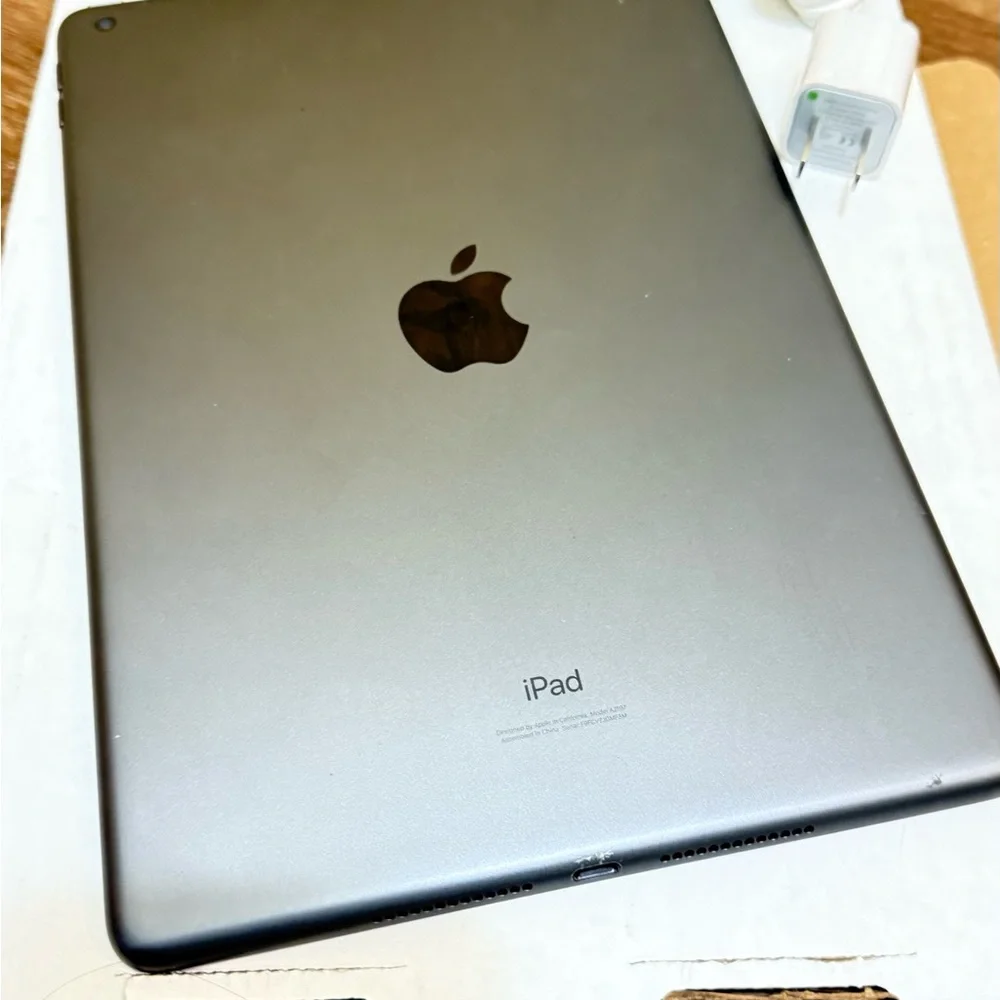 10.2” Apple iPad 7th Generation 32GB wifi